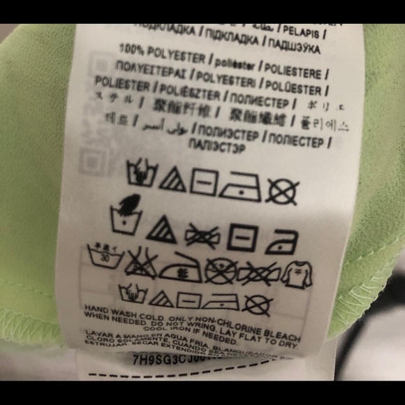 GUESS lace crop top - Picture 2 of 8